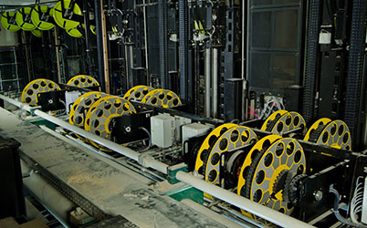 Apparatuur onder het podium