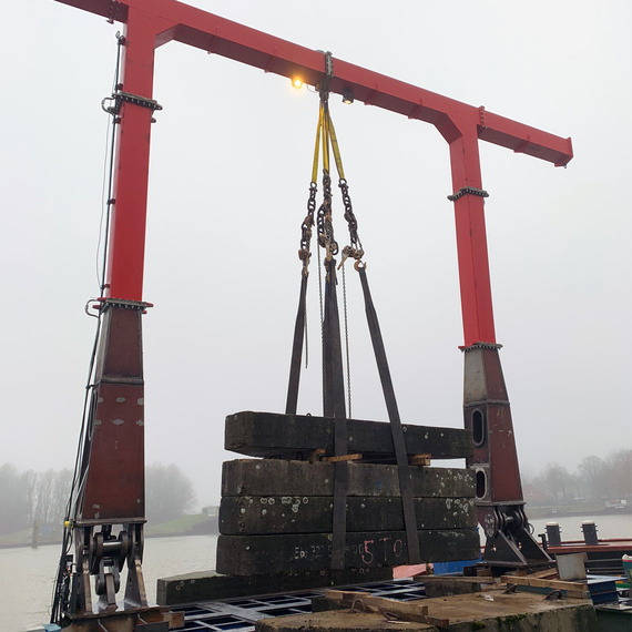 A-Frame mit eingehangener Last