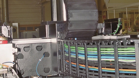 Energiekette mit chainflex-Leitungen