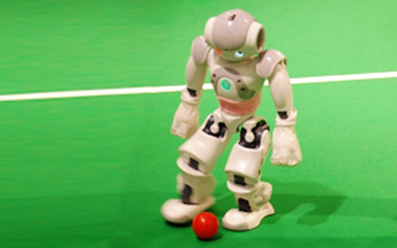 Roboter am Ball