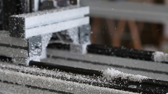 Fräsmaschine mit drylin Linearlagern