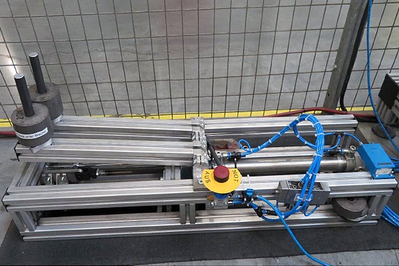 Prüfstand für linearen Langhub