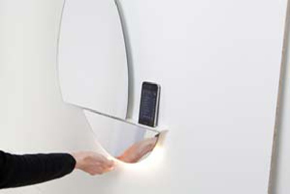 Interactive mirror with drylin linear guide