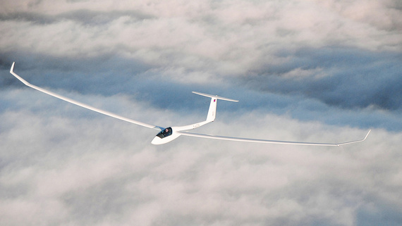 Hochleistungssegelflugzeug in der Luft