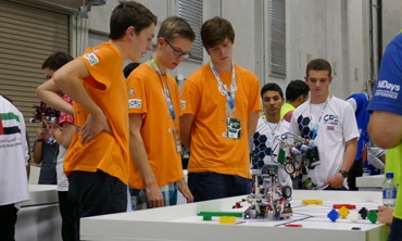 Robo TV mit ihrem Lego Roboter